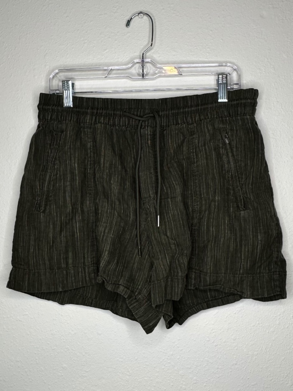 Athleta Retreat Linen, Mid Rise 4" Short, Medium